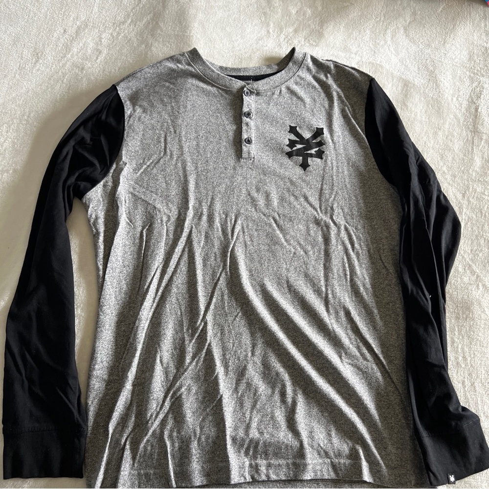 Mens Zoo York Black/Gray two tone Long Sleeve Used lightly X-Large